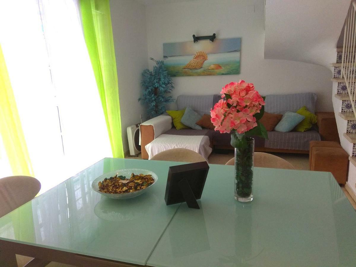 Playa La Cala In Front Of The Beach Free Parking 말라가 외부 사진