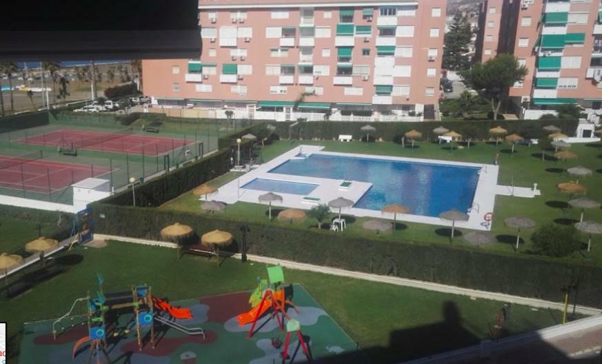 Playa La Cala In Front Of The Beach Free Parking 말라가 외부 사진