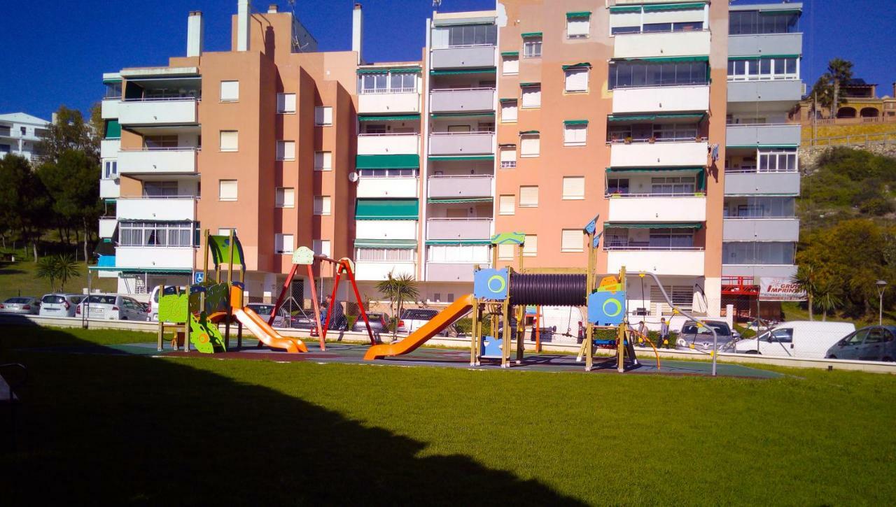 Playa La Cala In Front Of The Beach Free Parking 말라가 외부 사진