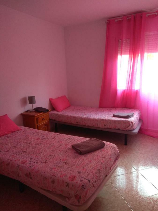 Playa La Cala In Front Of The Beach Free Parking 말라가 외부 사진